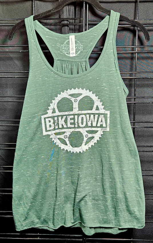 BIG GEAR BIG YEAR - Women's Flowy Racerback Tank