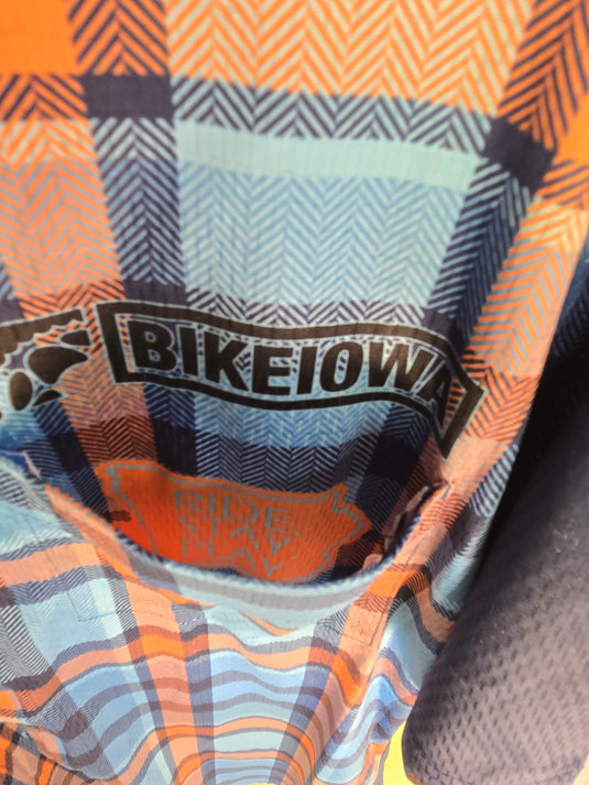 PLAIDITUDE - Crew Shirt